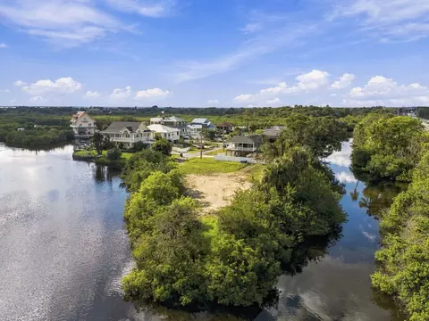 9101 Brunswick Ln, Tampa, FL 33615
