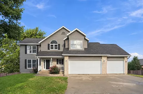 5182 Dove Ct, Bettendorf, IA 52722