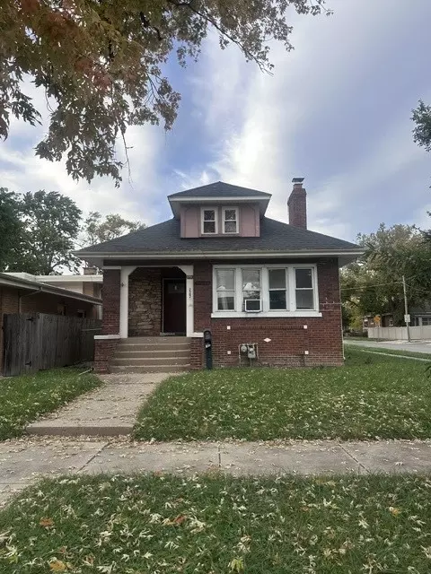 2502 Orchard St, Blue Island, IL 60406