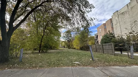 3612 S Lake Park Ave, Chicago, IL 60653