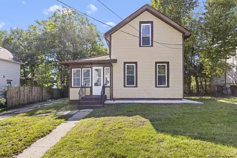 320 Lincoln Ave, Rockford, IL 61102
