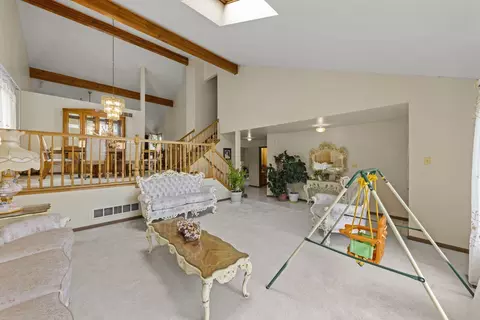 Living - Undisclosed, Tinley Park, IL 60477 photo 1 of 3