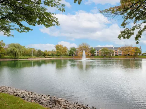View/Area - 5601 Carriageway Dr #212B, Rolling Meadows, IL 60008 photo 2 of 3