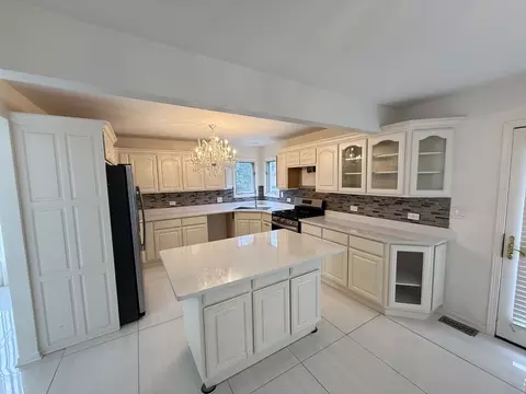 Kitchen - 8516 Moody Ave, Burbank, IL 60459 photo 1 of 2