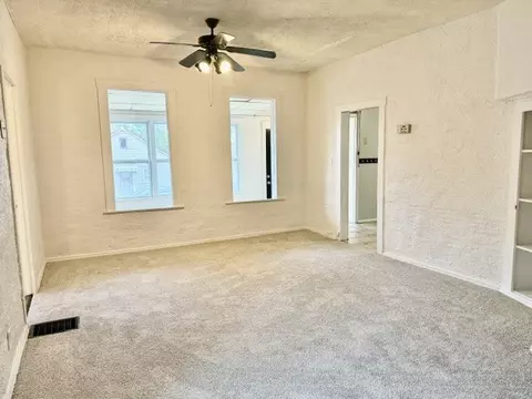 Living - 723 6th St, Peru, IL 61354 photo 2 of 5