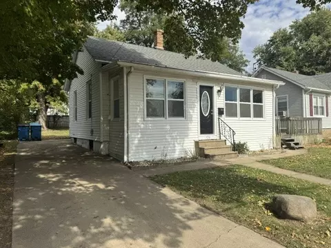 Exterior - 723 6th St, Peru, IL 61354 photo 1 of 2