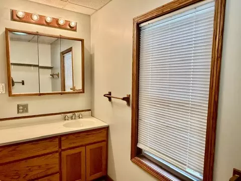 Bath - 723 6th St, Peru, IL 61354 photo 1 of 5