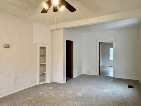 Living - 723 6th St, Peru, IL 61354 photo 4 of 5