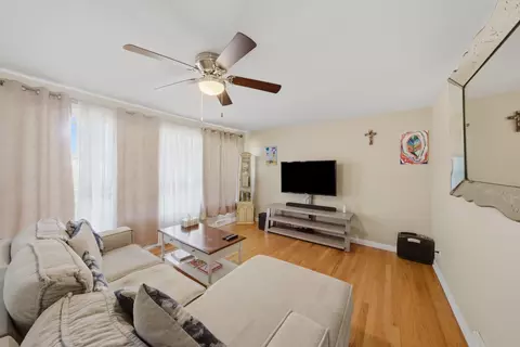 Living - 8300 Long Ave, Burbank, IL 60459 photo 1 of 5