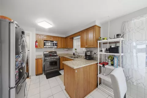 Kitchen - 8300 Long Ave, Burbank, IL 60459 photo 2 of 4
