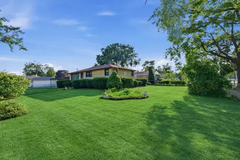 Exterior - 8300 Long Ave, Burbank, IL 60459 photo 1 of 7