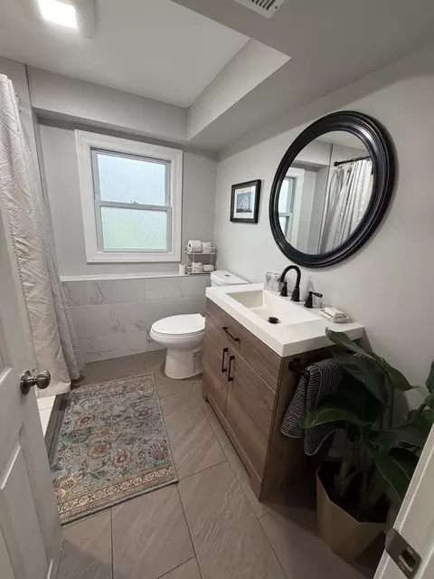 Bath - 15524 Lorel Ave, Oak Forest, IL 60452 photo 2 of 3