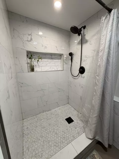 Bath - 15524 Lorel Ave, Oak Forest, IL 60452 photo 3 of 3