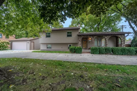3900 Fairview Ave, Downers Grove, IL 60515