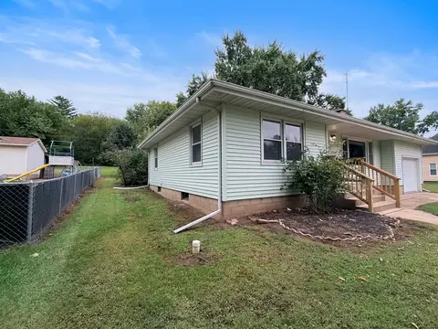 Exterior - 408 S Prairie St, Lacon, IL 61540 photo 2 of 2