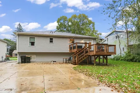 Exterior - 36348 N Wesley Rd, Ingleside, IL 60041 photo 4 of 7