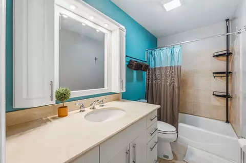 Bath - 36348 N Wesley Rd, Ingleside, IL 60041 photo 2 of 2