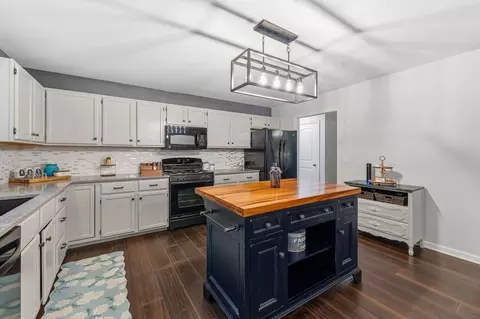 Kitchen - 36348 N Wesley Rd, Ingleside, IL 60041 photo 1 of 4