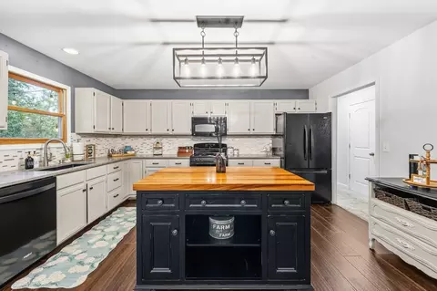 Kitchen - 36348 N Wesley Rd, Ingleside, IL 60041 photo 3 of 4