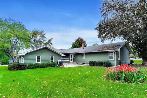 Exterior - 3601 W Clover Ave, Mchenry, IL 60050 photo 4 of 5