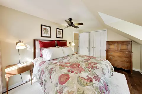 Bedroom - 314 S Wolf Rd, Des Plaines, IL 60016 photo 2 of 8