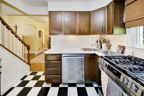 Kitchen - 314 S Wolf Rd, Des Plaines, IL 60016 photo 2 of 2