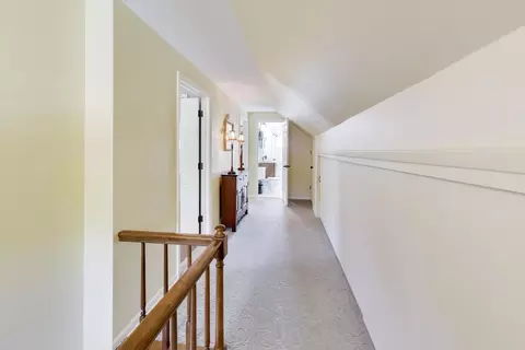 Entry Way - 314 S Wolf Rd, Des Plaines, IL 60016 photo 2 of 3