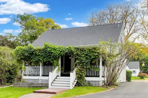Exterior - 314 S Wolf Rd, Des Plaines, IL 60016 photo 9 of 15
