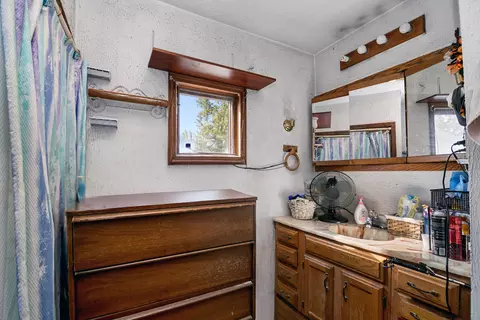Bath - 413 W Superior St, Ottawa, IL 61350 photo 1 of 2