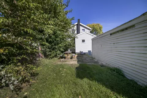 Exterior - 413 W Superior St, Ottawa, IL 61350 photo 4 of 4