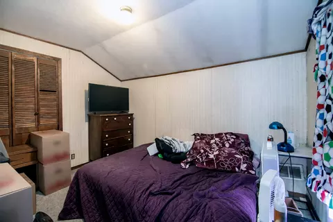 Bedroom - 413 W Superior St, Ottawa, IL 61350 photo 1 of 2