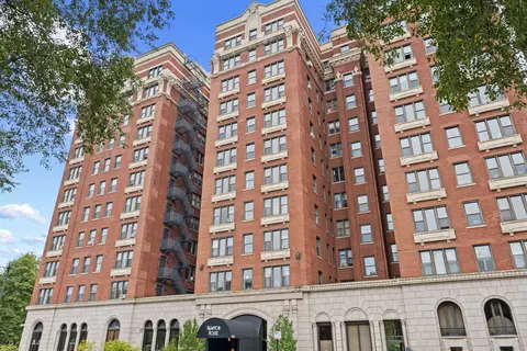 5300 S Shore Dr #82, Chicago, IL 60615