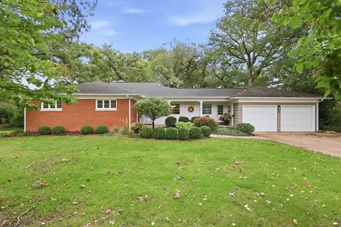 5 Hawthorne Rd, Rock Island, IL 61201