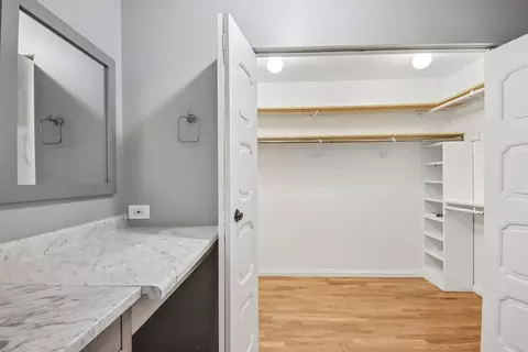 Other - 105 W Dover Dr, Mount Prospect, IL 60056 photo 5 of 11