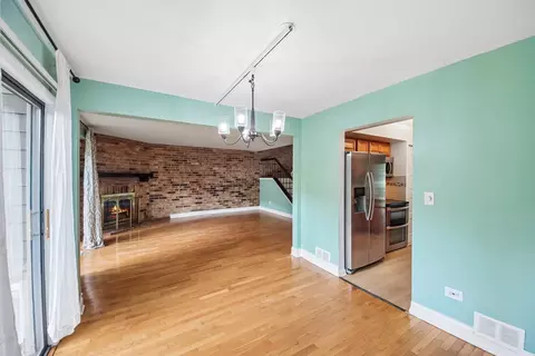 Other - 105 W Dover Dr, Mount Prospect, IL 60056 photo 3 of 11