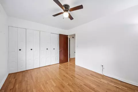 Bedroom - 105 W Dover Dr, Mount Prospect, IL 60056 photo 3 of 8