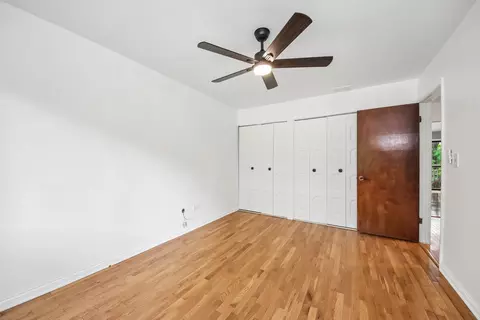 Bedroom - 105 W Dover Dr, Mount Prospect, IL 60056 photo 6 of 8