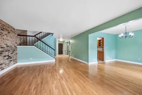 Living - 105 W Dover Dr, Mount Prospect, IL 60056 photo 1 of 9