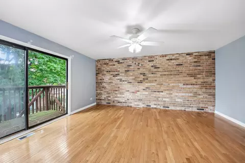 Living - 105 W Dover Dr, Mount Prospect, IL 60056 photo 5 of 9