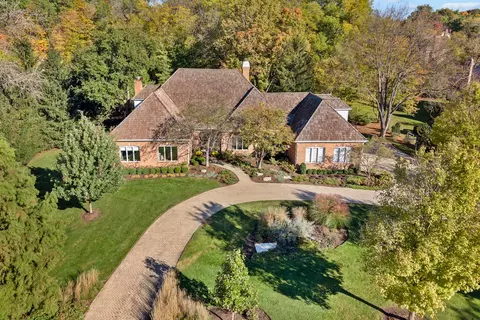 602 Fox Glen Dr, Saint Charles, IL 60174