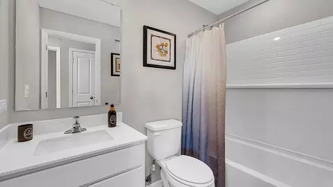 Bath - 1307 Foxglove Dr, Bartlett, IL 60103 photo 2 of 3