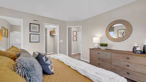 Bedroom - 1307 Foxglove Dr, Bartlett, IL 60103 photo 3 of 3