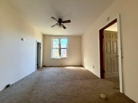 Living - 711 Wisely St, Murphysboro, IL 62966 photo 4 of 4