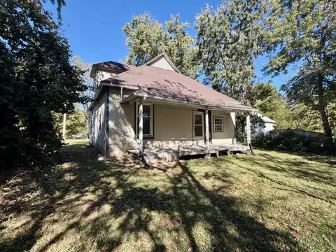 Exterior - 711 Wisely St, Murphysboro, IL 62966 photo 5 of 5