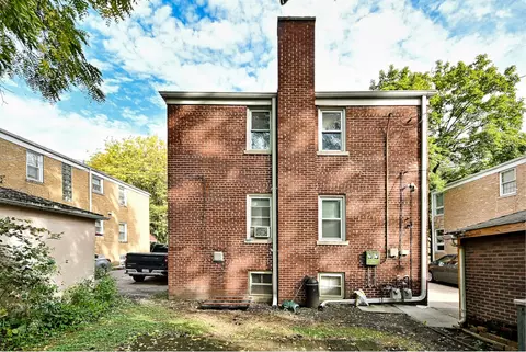 Exterior - 8233 Lake St, River Forest, IL 60305 photo 4 of 5
