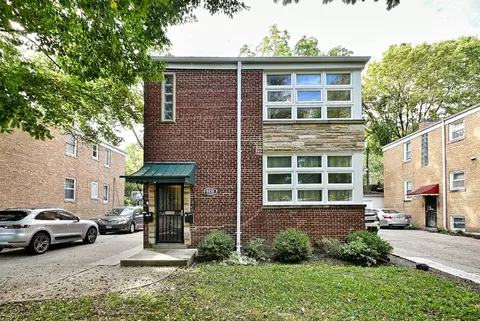8233 Lake St, River Forest, IL 60305
