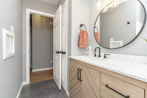 Bath - 1800 Truman Dr, Normal, IL 61761 photo 2 of 3