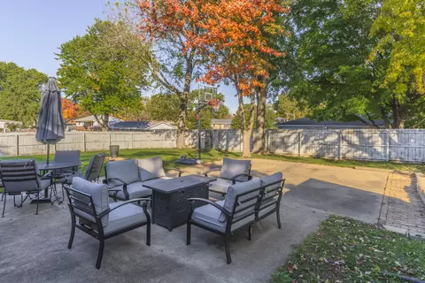 Exterior - 1800 Truman Dr, Normal, IL 61761 photo 2 of 5