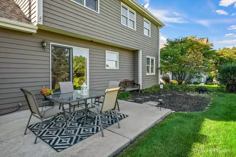 Exterior - 765 Crest Dr, Cary, IL 60013 photo 6 of 10