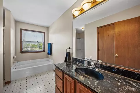 Bath - 765 Crest Dr, Cary, IL 60013 photo 2 of 3